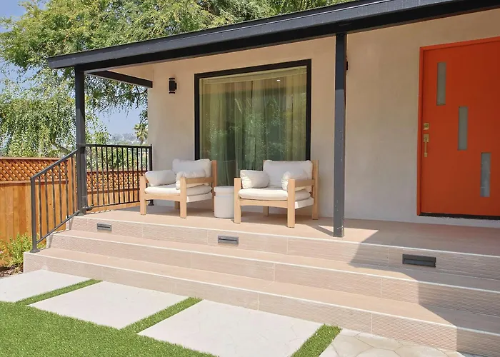Bright 4Br Split-Level 10 Pax