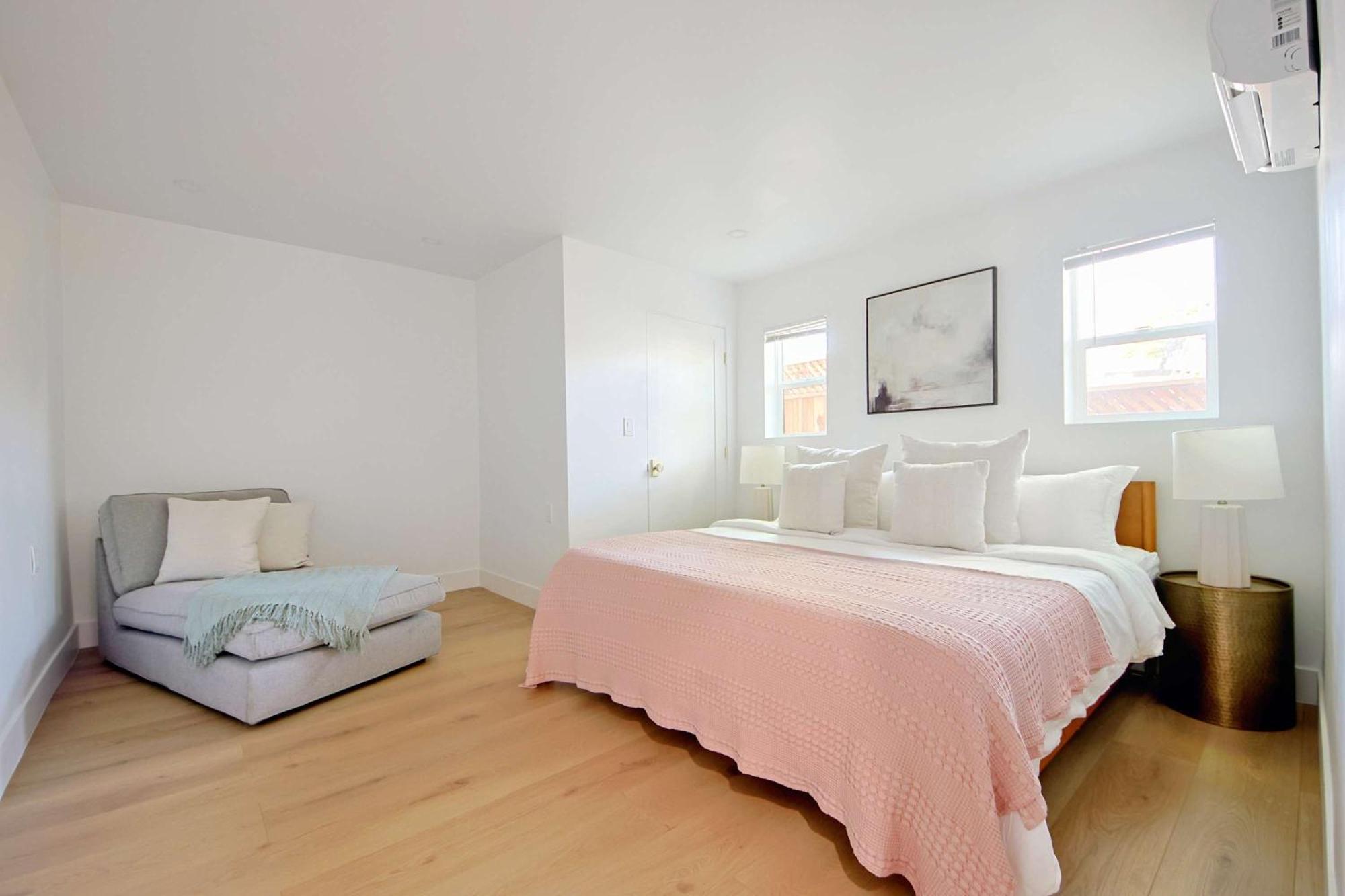 Bright 4br Split-level 10 Pax